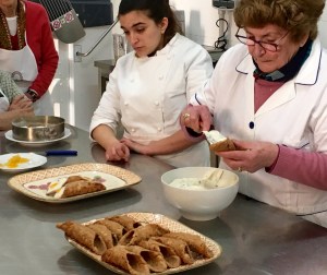Maria Grammatico stuffing cannoli