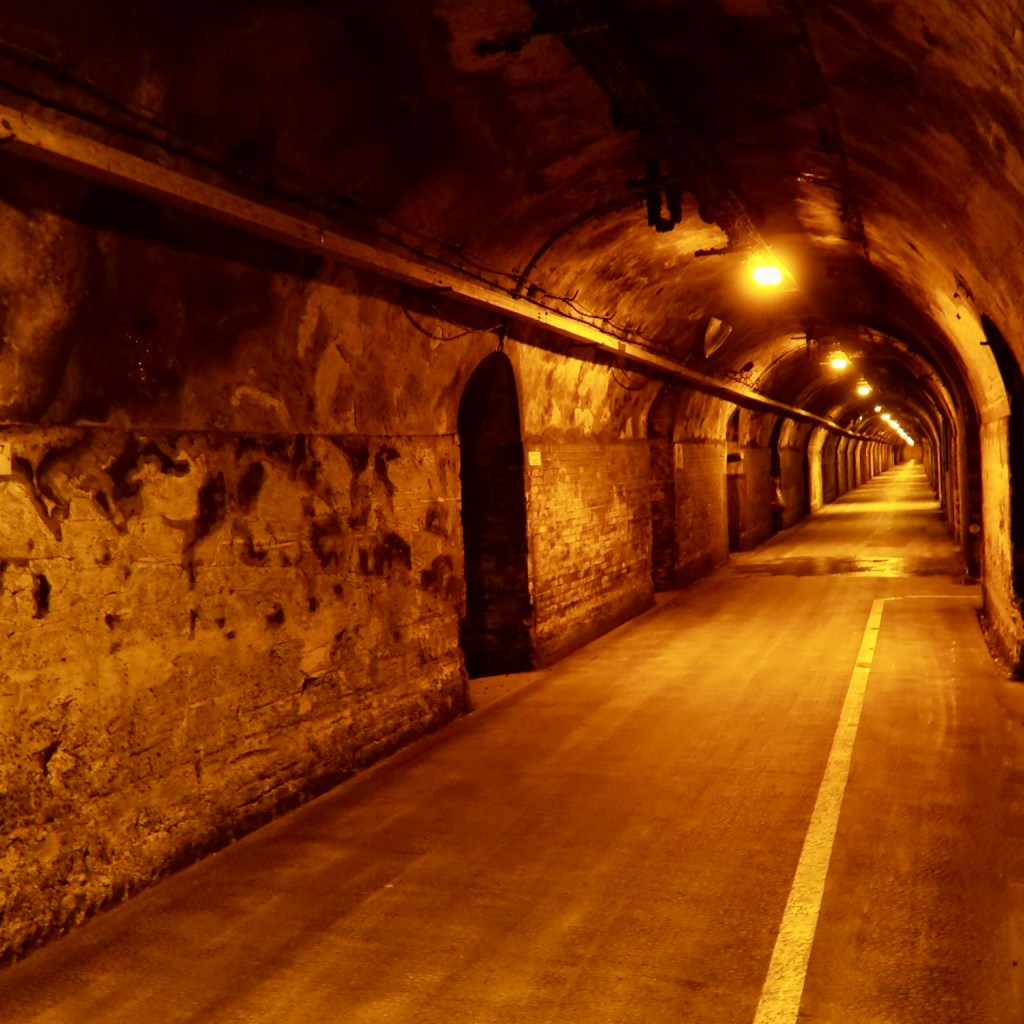 Tunnel, Mumm, Reims FR